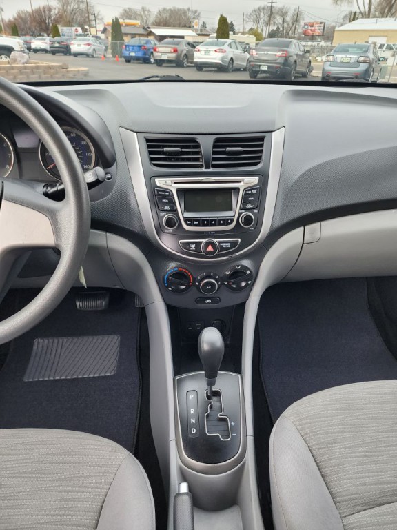 2017 Hyundai Accent Image 11