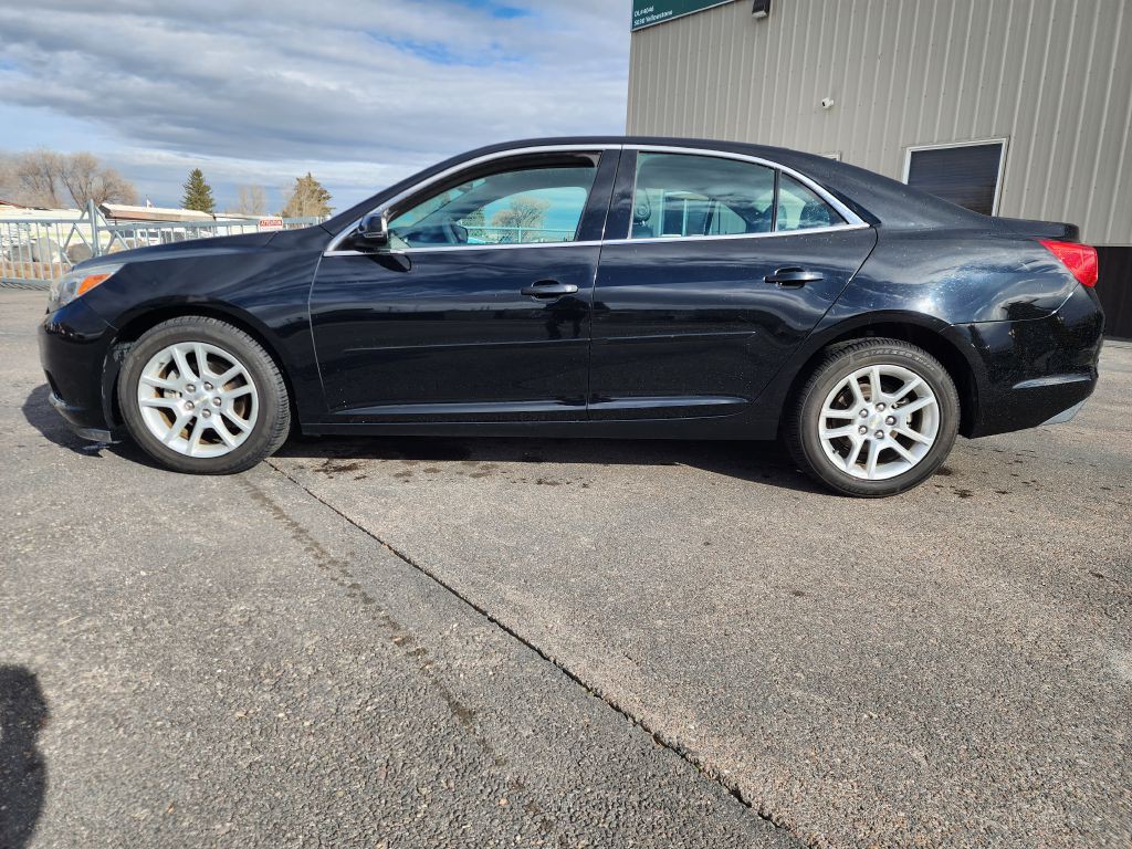 2016 Chevrolet Malibu Image 2