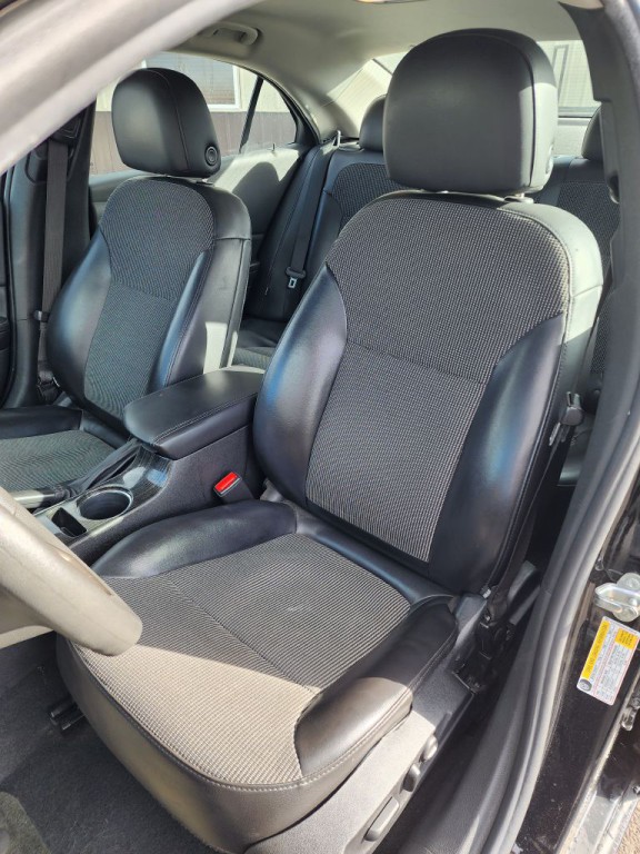 2016 Chevrolet Malibu Image 12