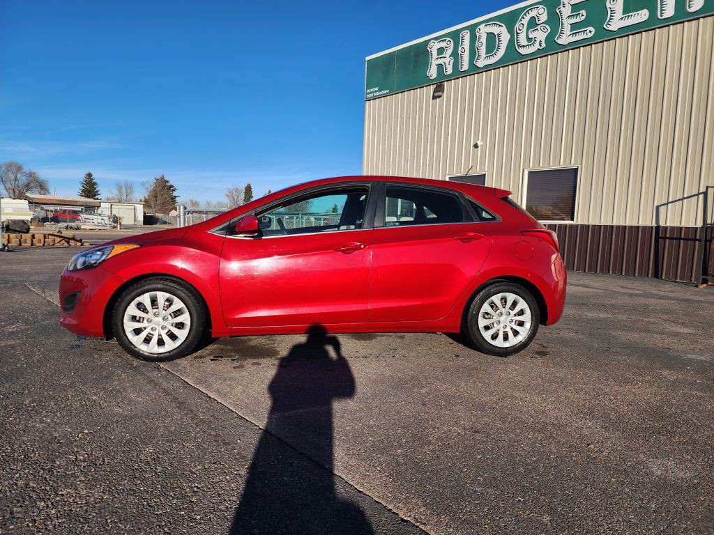 2017 Hyundai Elantra Image 2