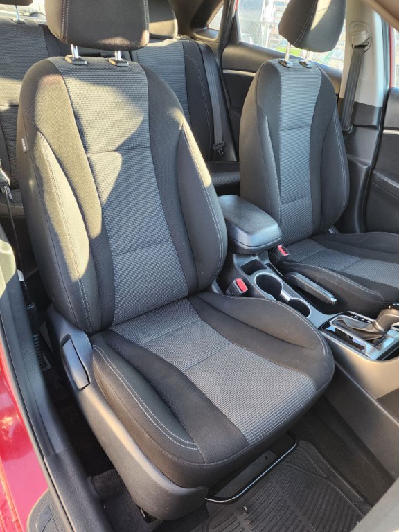 2017 Hyundai Elantra Image 6