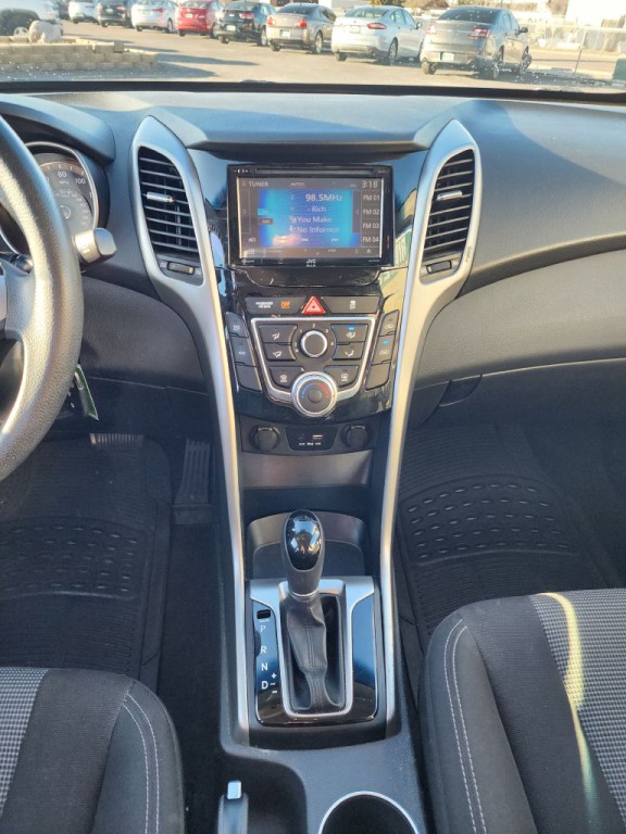 2017 Hyundai Elantra Image 11