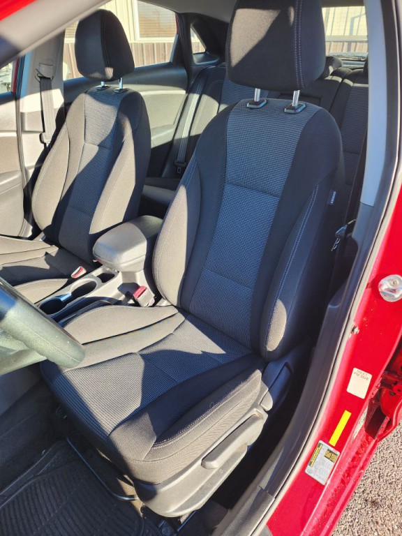 2017 Hyundai Elantra Image 12