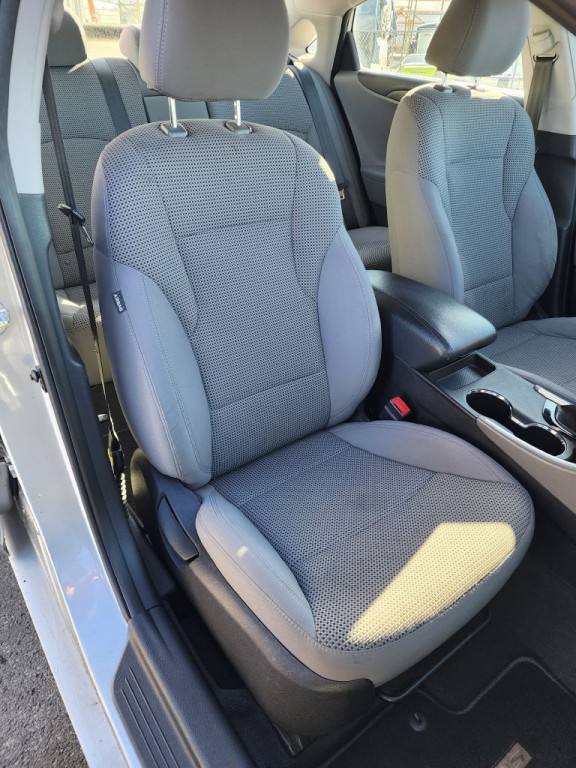 2012 Hyundai Sonata Image 6