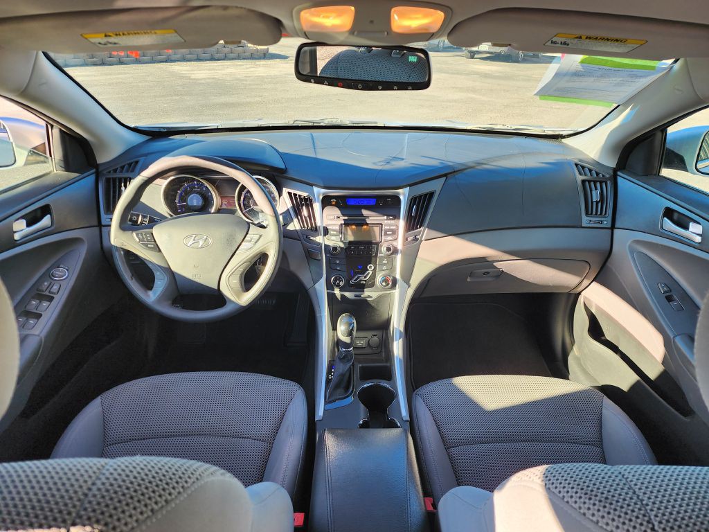 2012 Hyundai Sonata Image 9