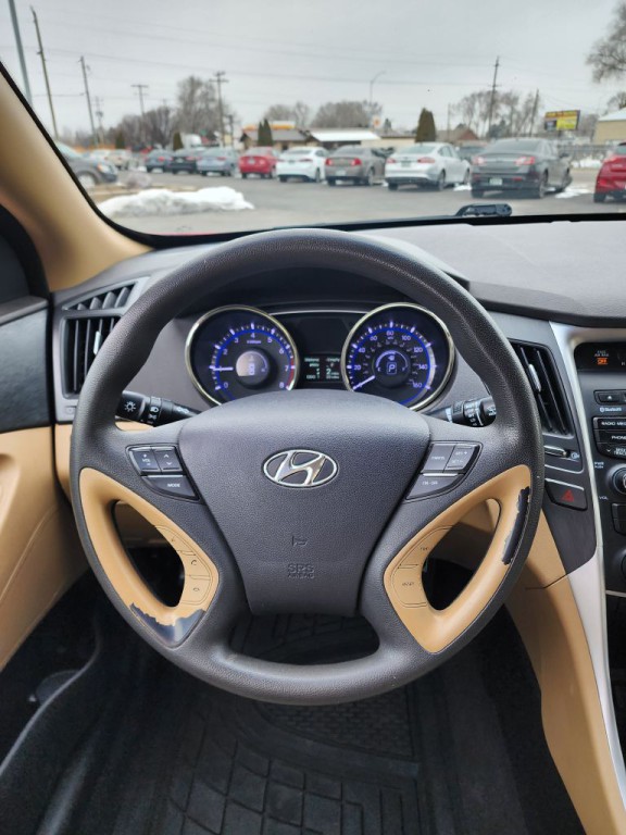 2013 Hyundai Sonata Image 9