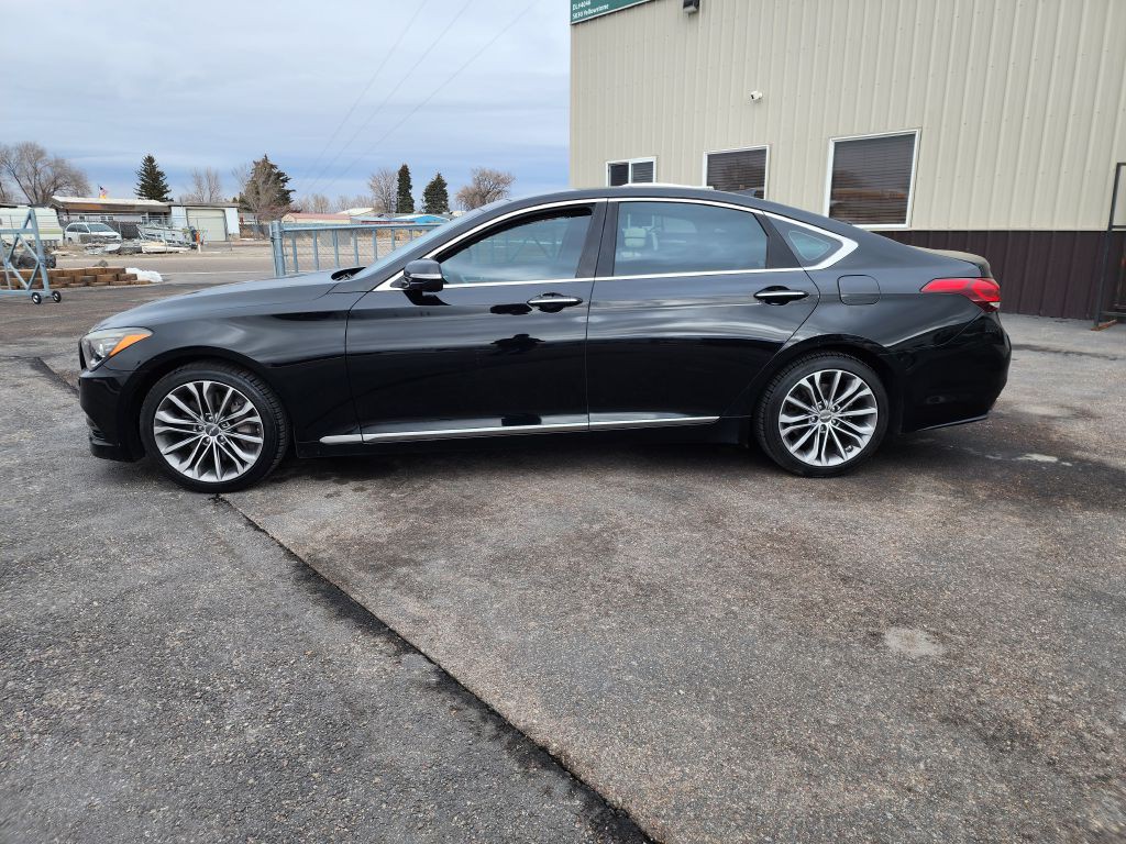 2015 Hyundai Genesis Image 2