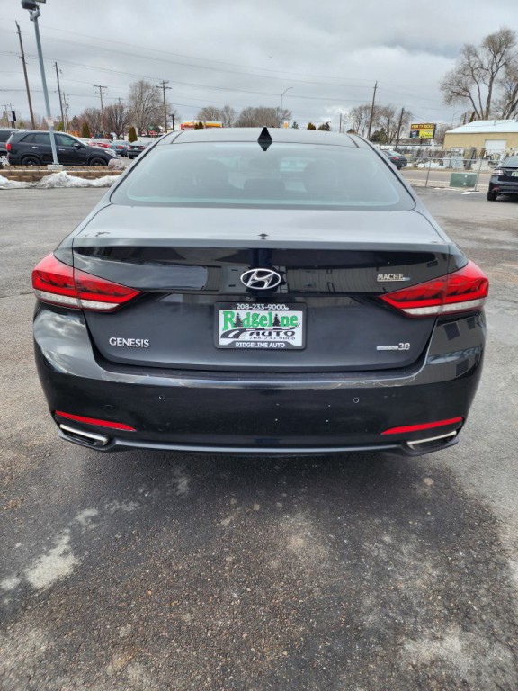 2015 Hyundai Genesis Image 5