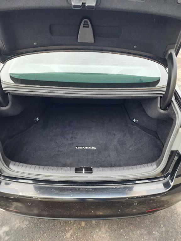 2015 Hyundai Genesis Image 6