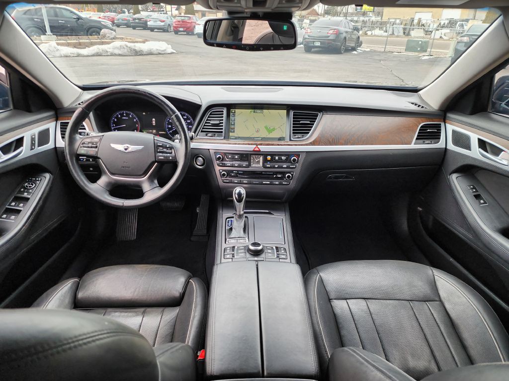 2015 Hyundai Genesis Image 10