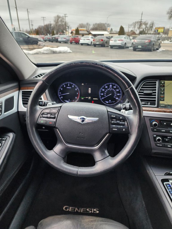 2015 Hyundai Genesis Image 11