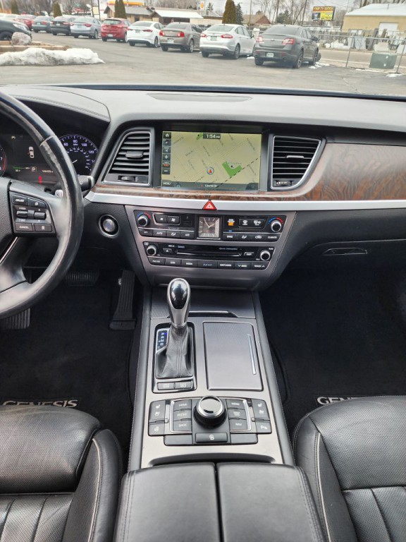 2015 Hyundai Genesis Image 12