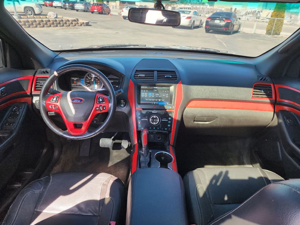 2015 Ford Explorer Image 12