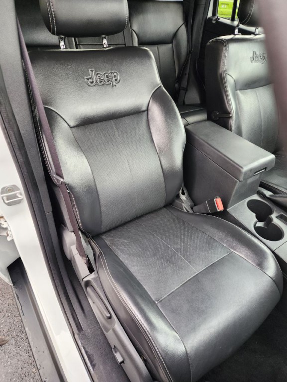 2012 Jeep Liberty Image 6