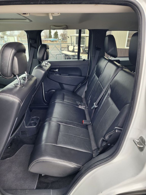 2012 Jeep Liberty Image 8