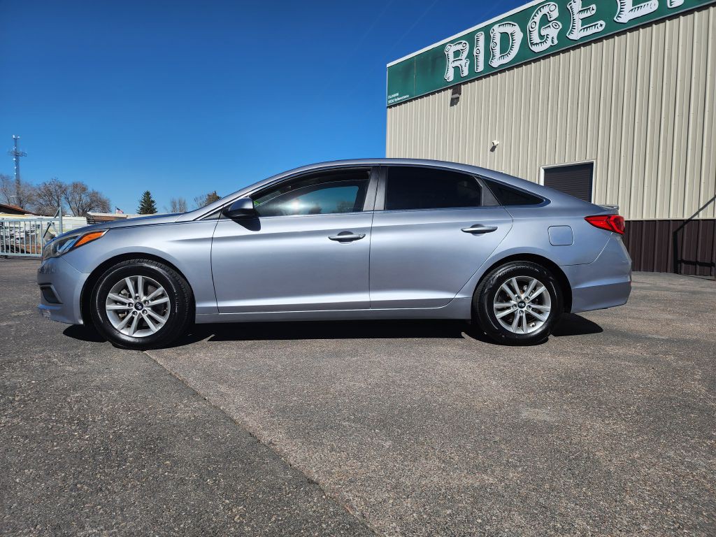 2017 Hyundai Sonata Image 2