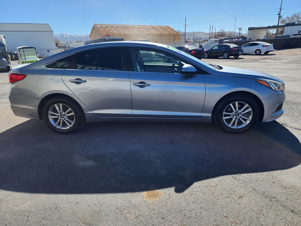 2017 Hyundai Sonata Image 4