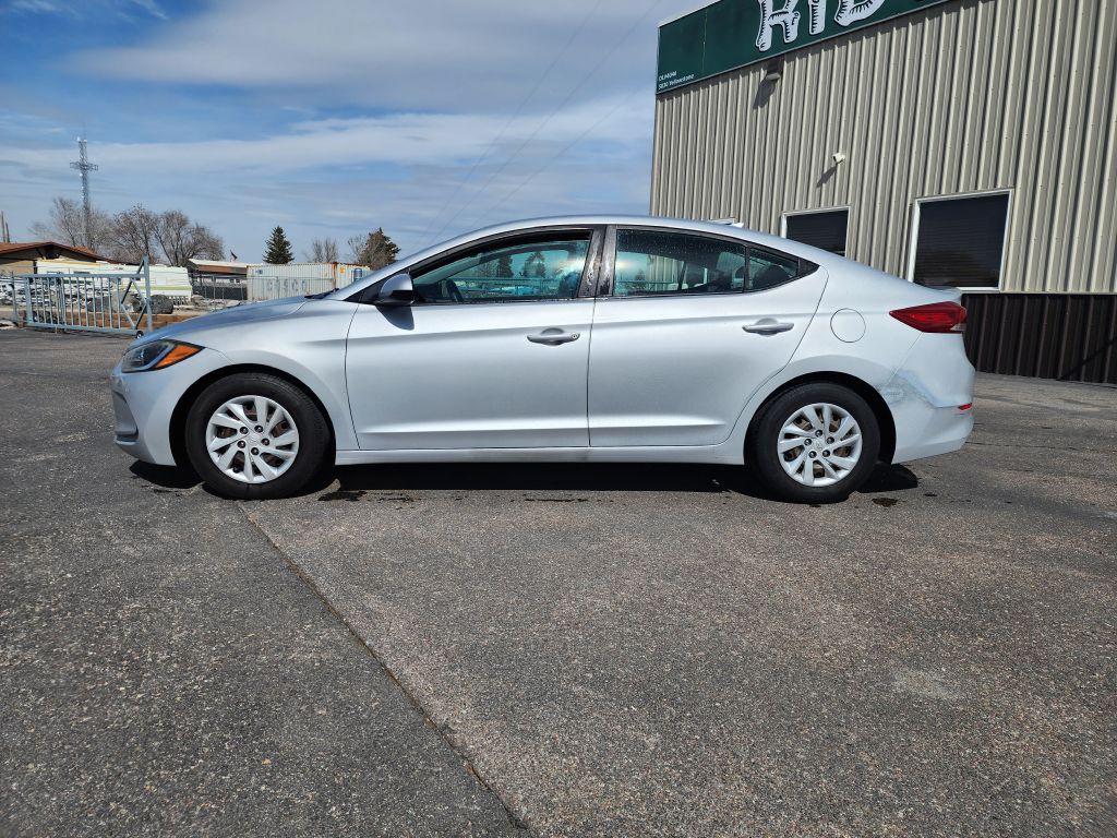 2017 Hyundai Elantra Image 2