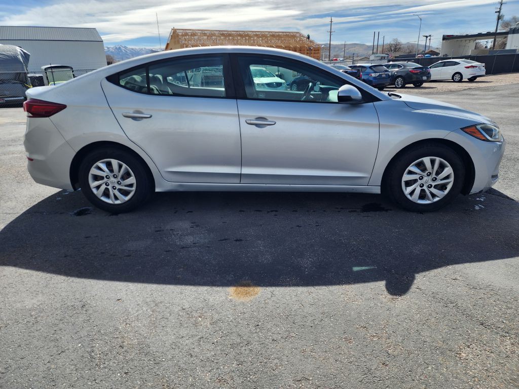 2017 Hyundai Elantra Image 4