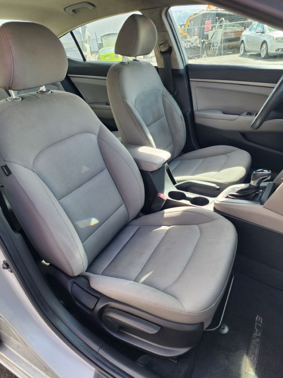2017 Hyundai Elantra Image 6