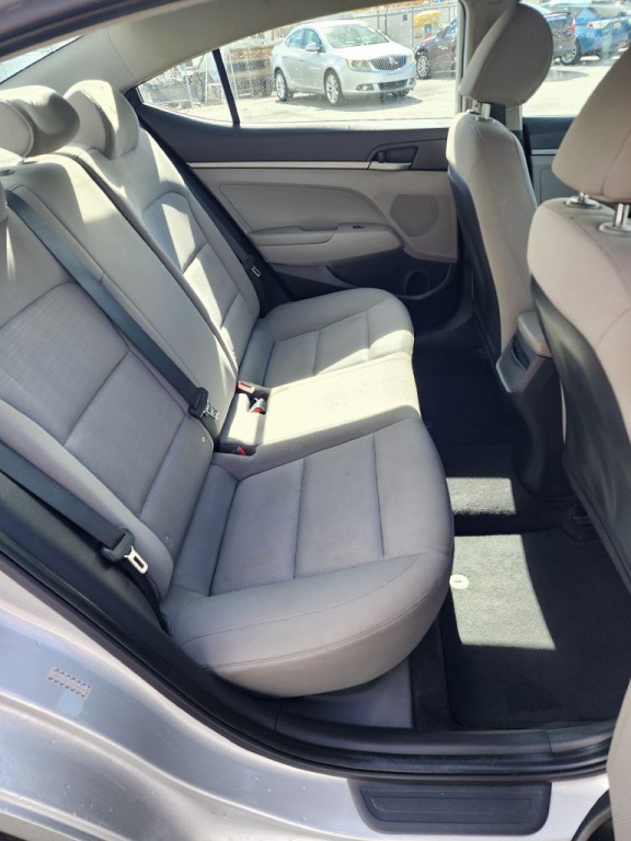 2017 Hyundai Elantra Image 7