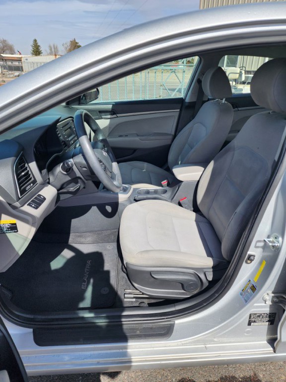 2017 Hyundai Elantra Image 13
