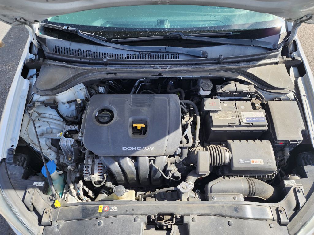 2017 Hyundai Elantra Image 15