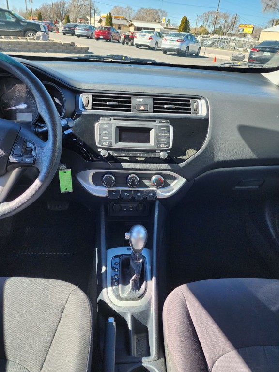 2017 Kia Rio Image 13