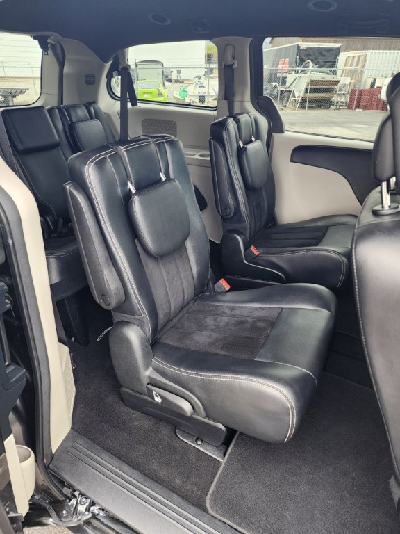 2016 Dodge Grand Caravan Image 9