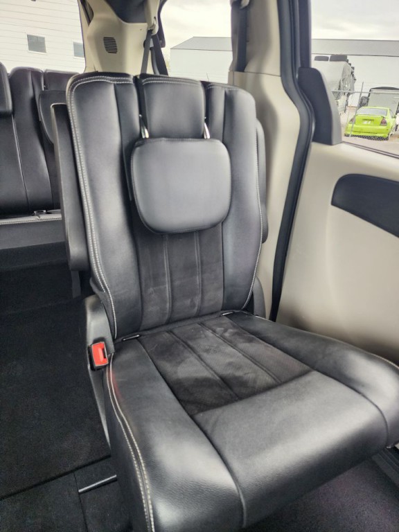 2016 Dodge Grand Caravan Image 11