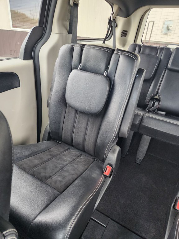 2016 Dodge Grand Caravan Image 12