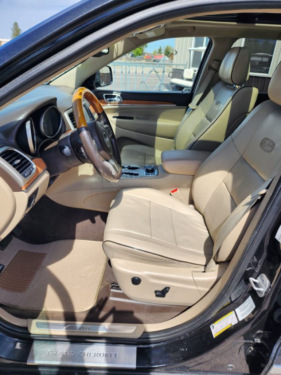 2013 Jeep Grand Cherokee Image 16