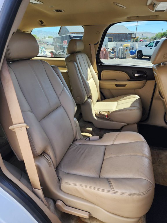 2008 GMC Yukon Image 11