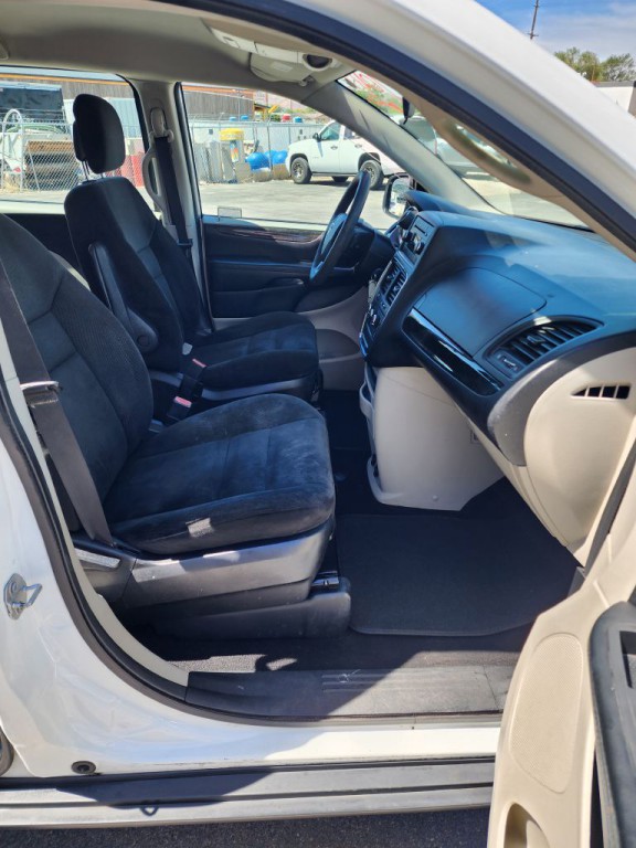 2016 Dodge Grand Caravan Image 6
