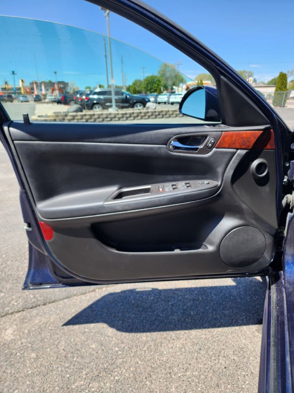 2009 Chevrolet Impala Image 13