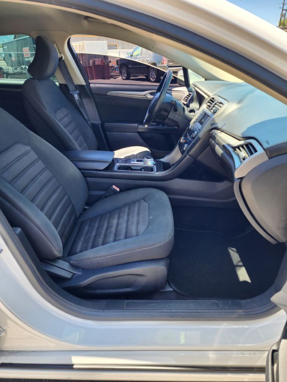 2017 Ford Fusion Image 6