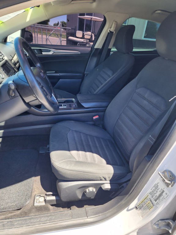 2017 Ford Fusion Image 11