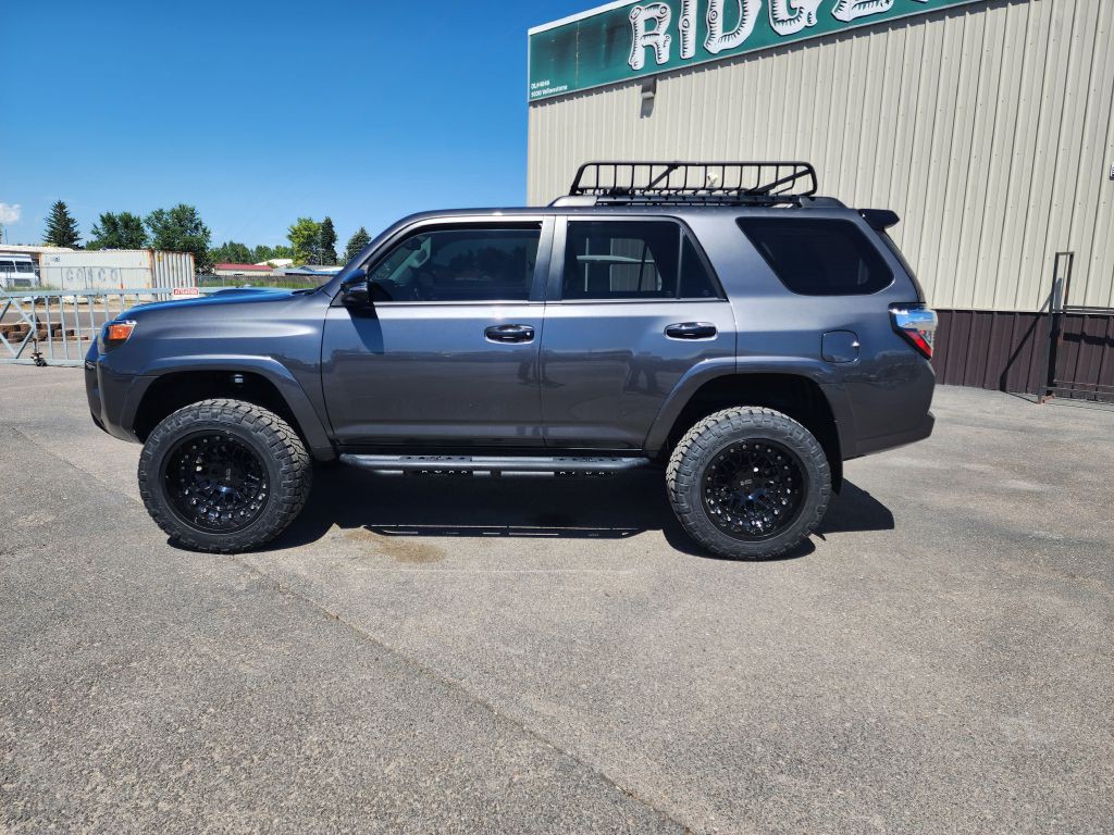 2020 Toyota 4Runner Image 2