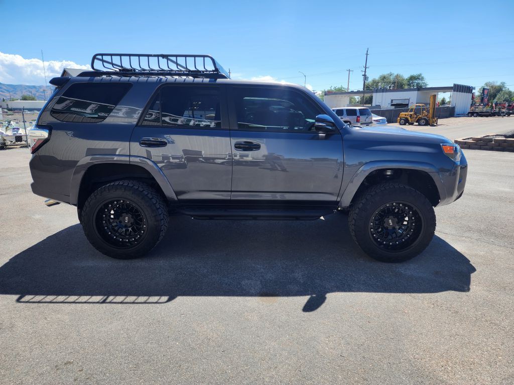 2020 Toyota 4Runner Image 4