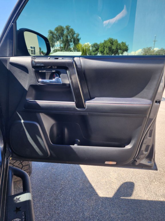 2020 Toyota 4Runner Image 7