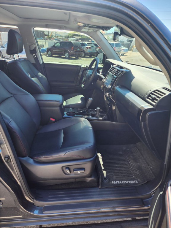2020 Toyota 4Runner Image 8