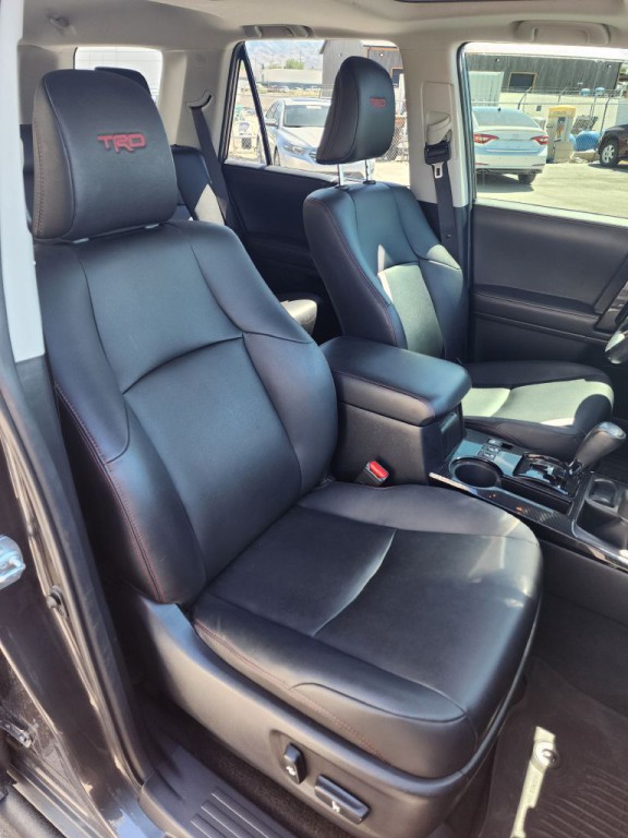 2020 Toyota 4Runner Image 9