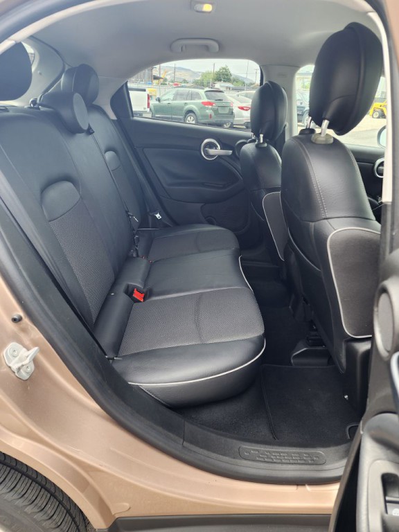 2017 FIAT 500 Image 7