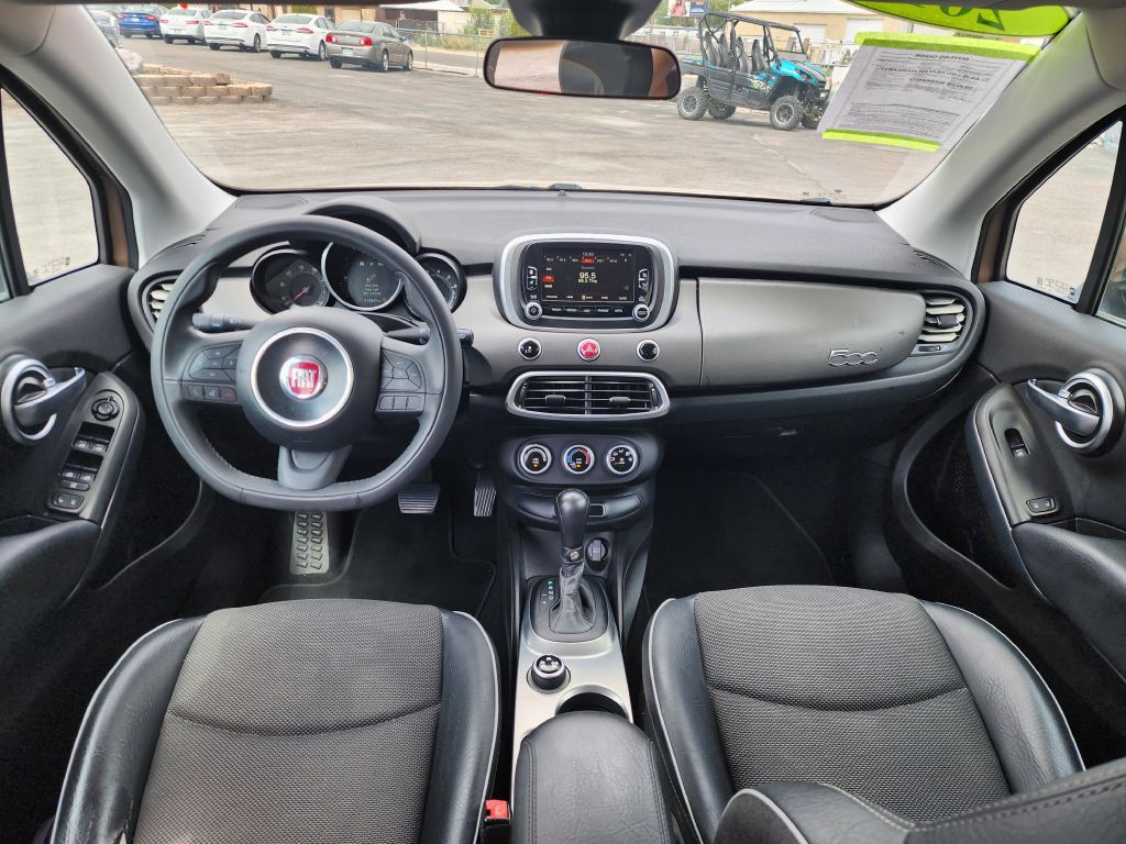 2017 FIAT 500 Image 11