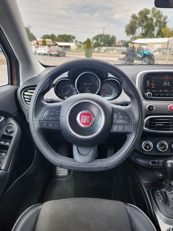 2017 FIAT 500 Image 12