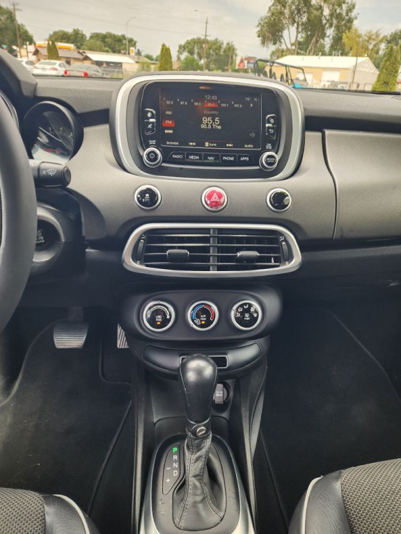 2017 FIAT 500 Image 13