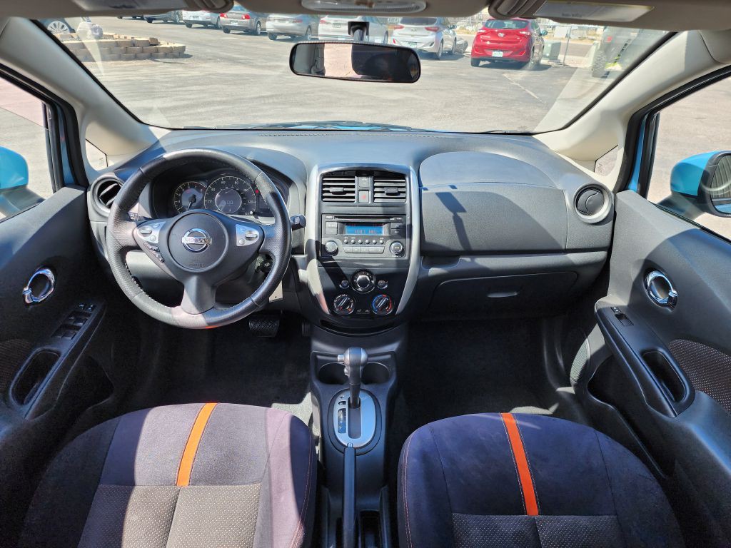 2015 Nissan Versa Image 11