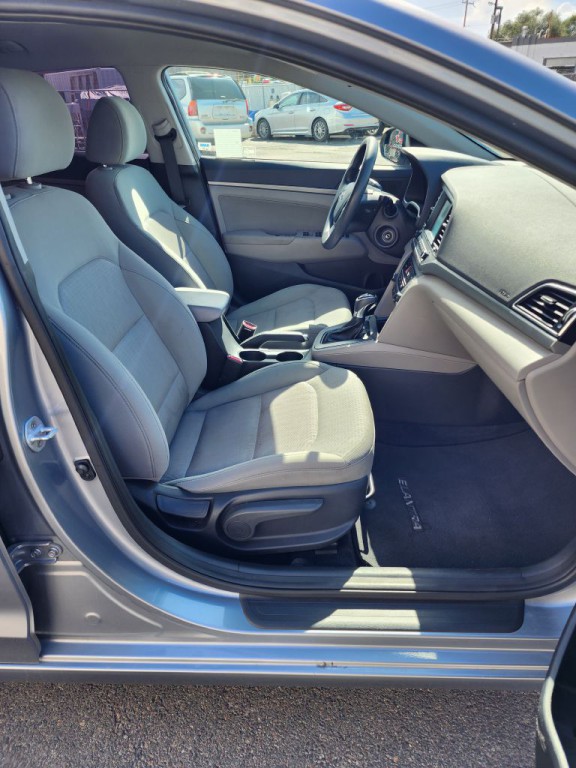 2017 Hyundai Elantra Image 6