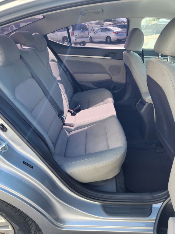 2017 Hyundai Elantra Image 8