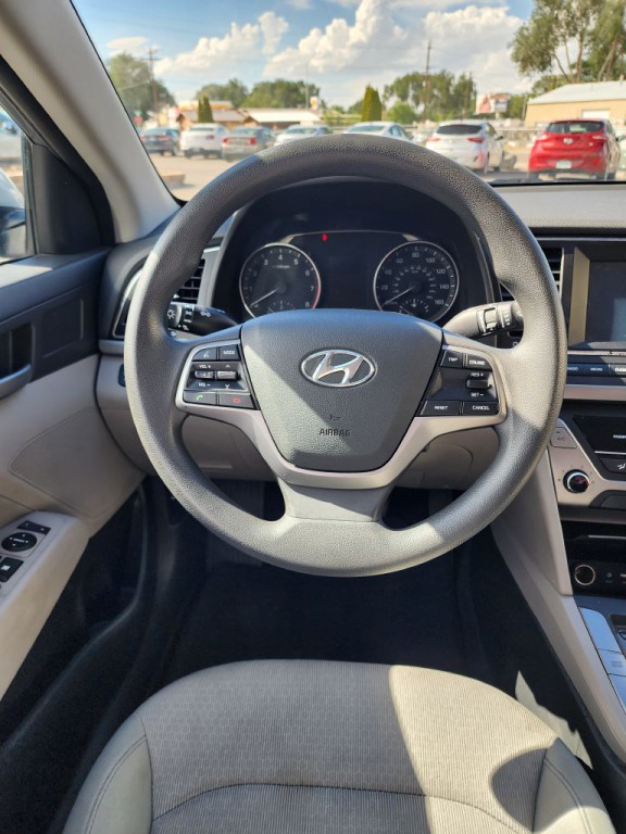 2017 Hyundai Elantra Image 11